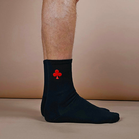 Chaussettes noires en coton biologique brodés trèfle rouge 